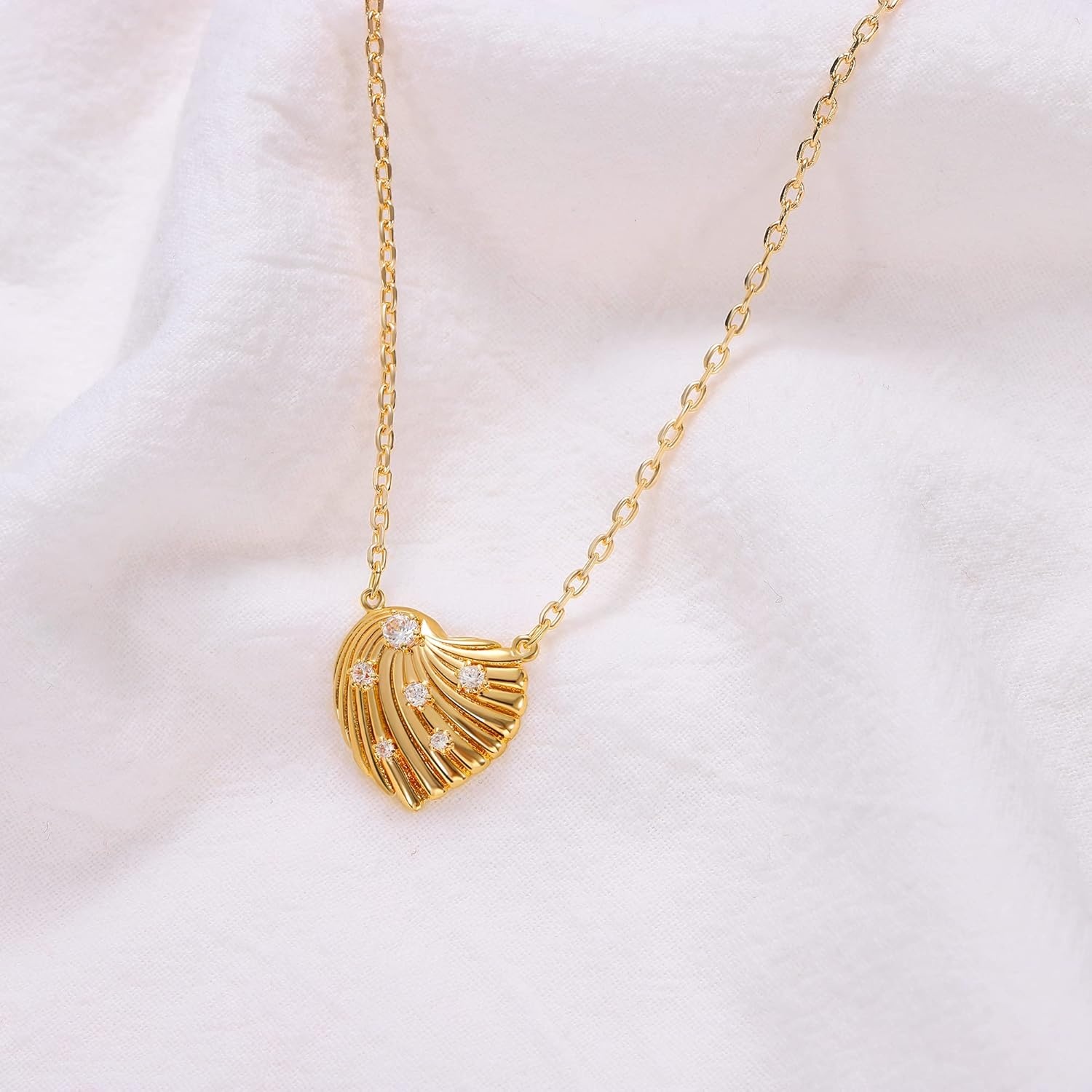 image:imageMEVECCO Dainty Gold Pendant Necklace 18K Gold Plated Simple Elegant Twist Heart CZ Necklace Classic Charm Cubic Zirconia Minimalist Jewelry Gift for Her